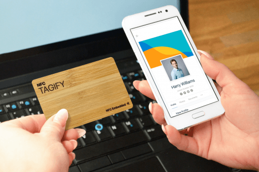 Instant Wooden e-Cards - NFC Tagify